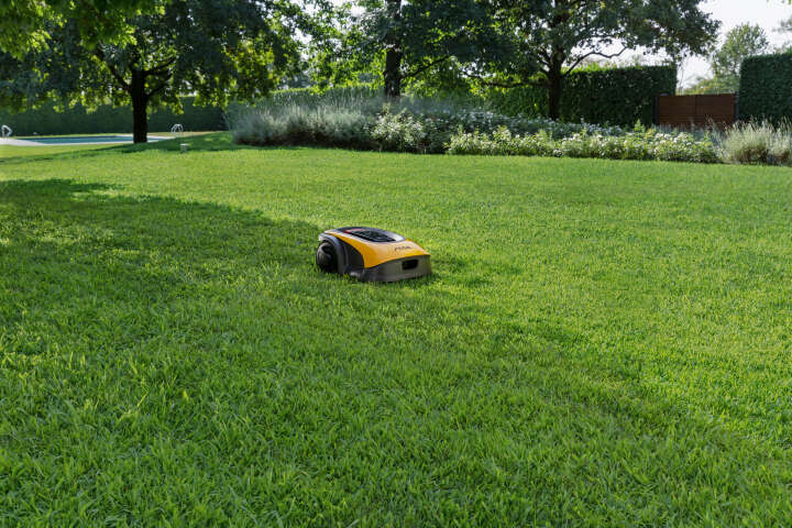 STIGA Autonomer Mähroboter A 1500